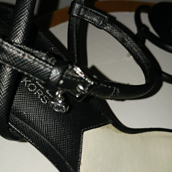 Michael kors shoes - Picture 2 of 7